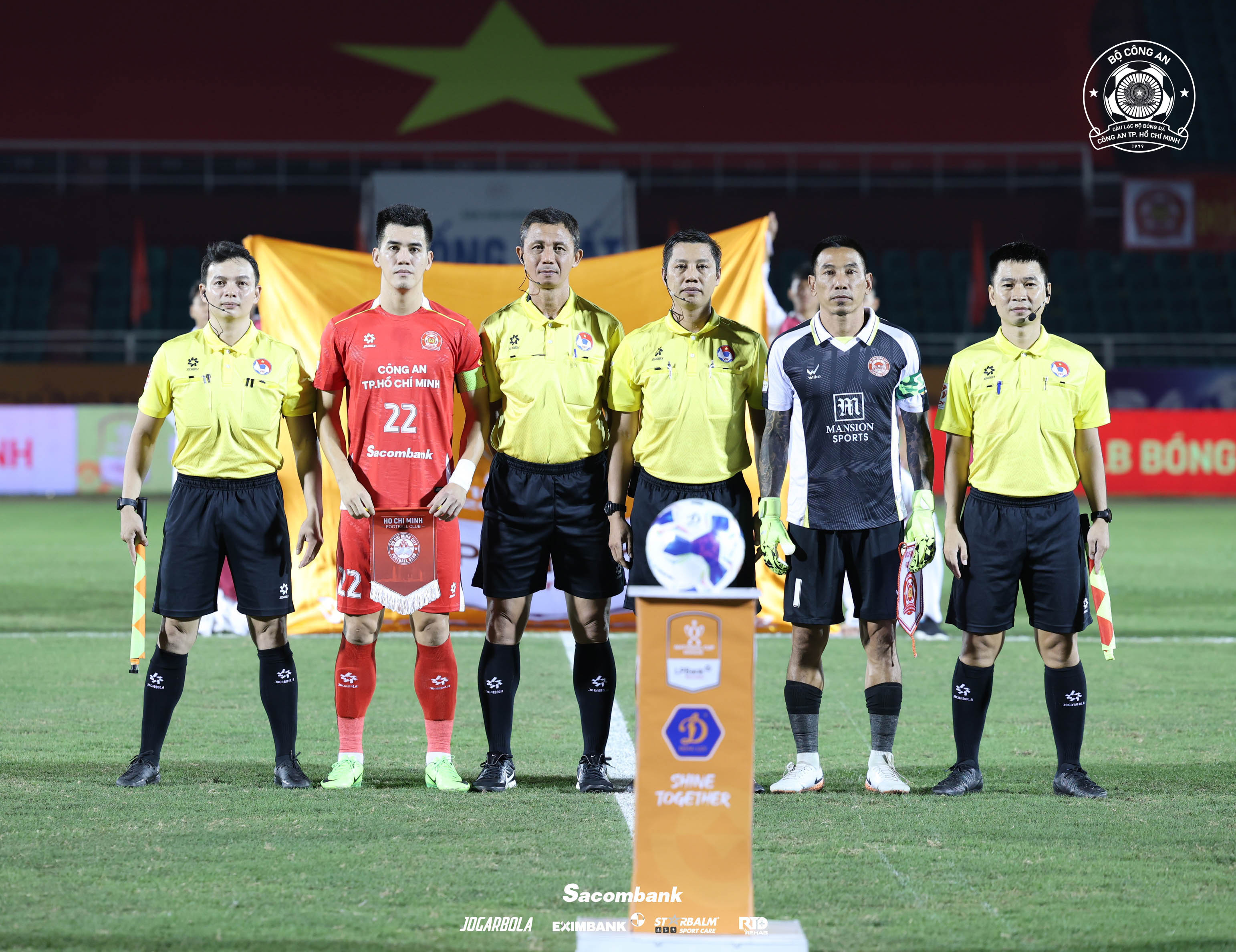 Mãn nhãn khoảnh khắc chiến thắng "3 sao" của Tiến Linh và đồng đội